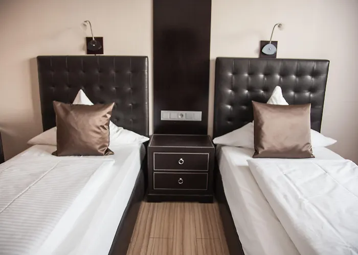 Hotel Mauritius Komfort In Der Altstadt Colonia